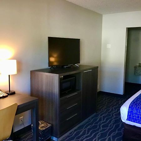 Travelodge Inn & Suites By Wyndham Missoula University Park Екстериор снимка