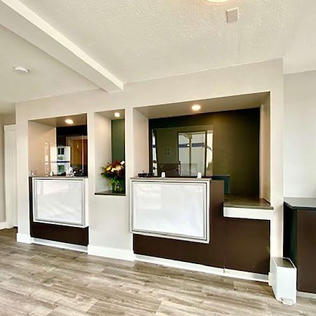 Travelodge Inn & Suites By Wyndham Missoula University Park Екстериор снимка
