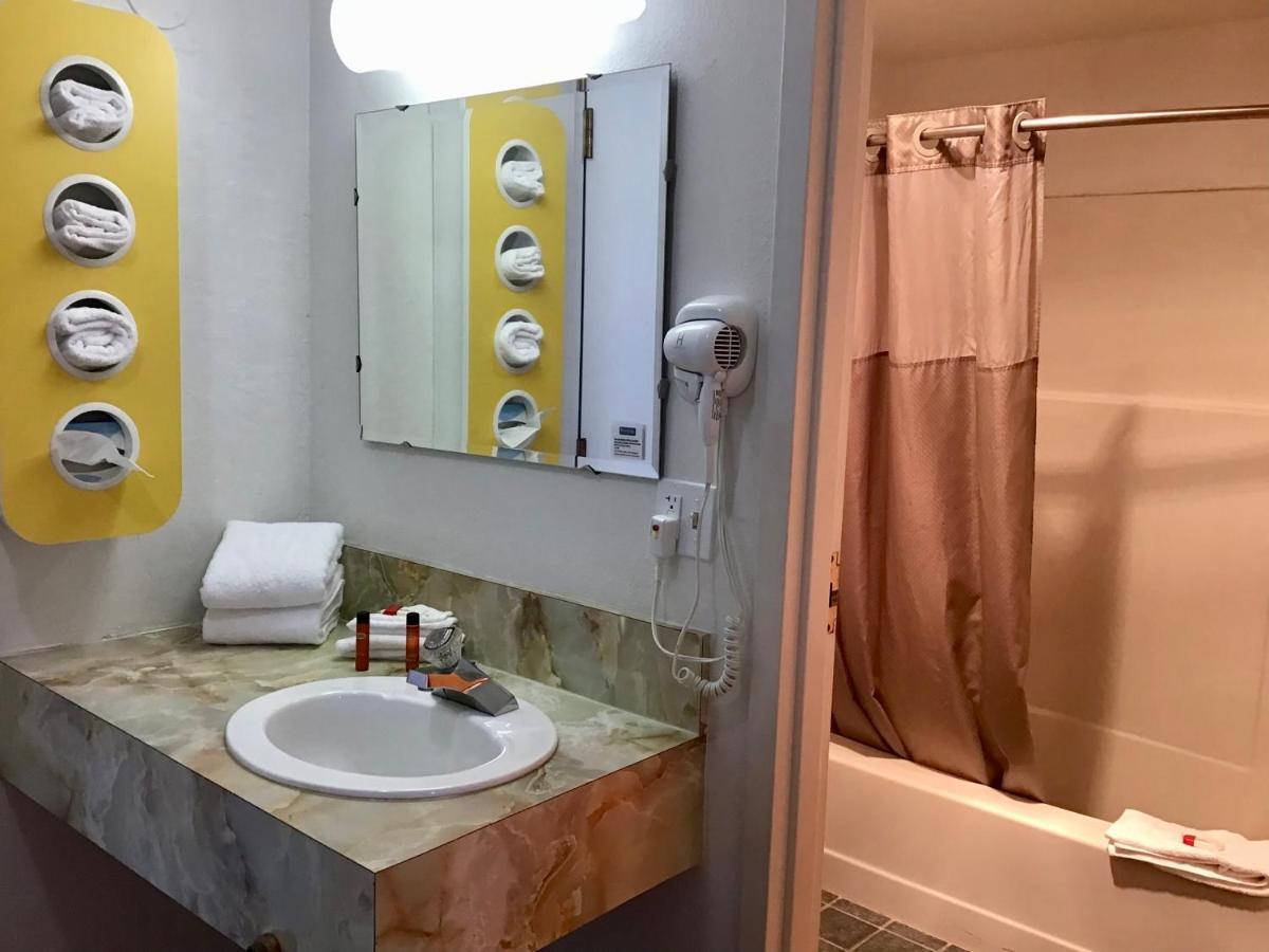Travelodge Inn & Suites By Wyndham Missoula University Park Екстериор снимка