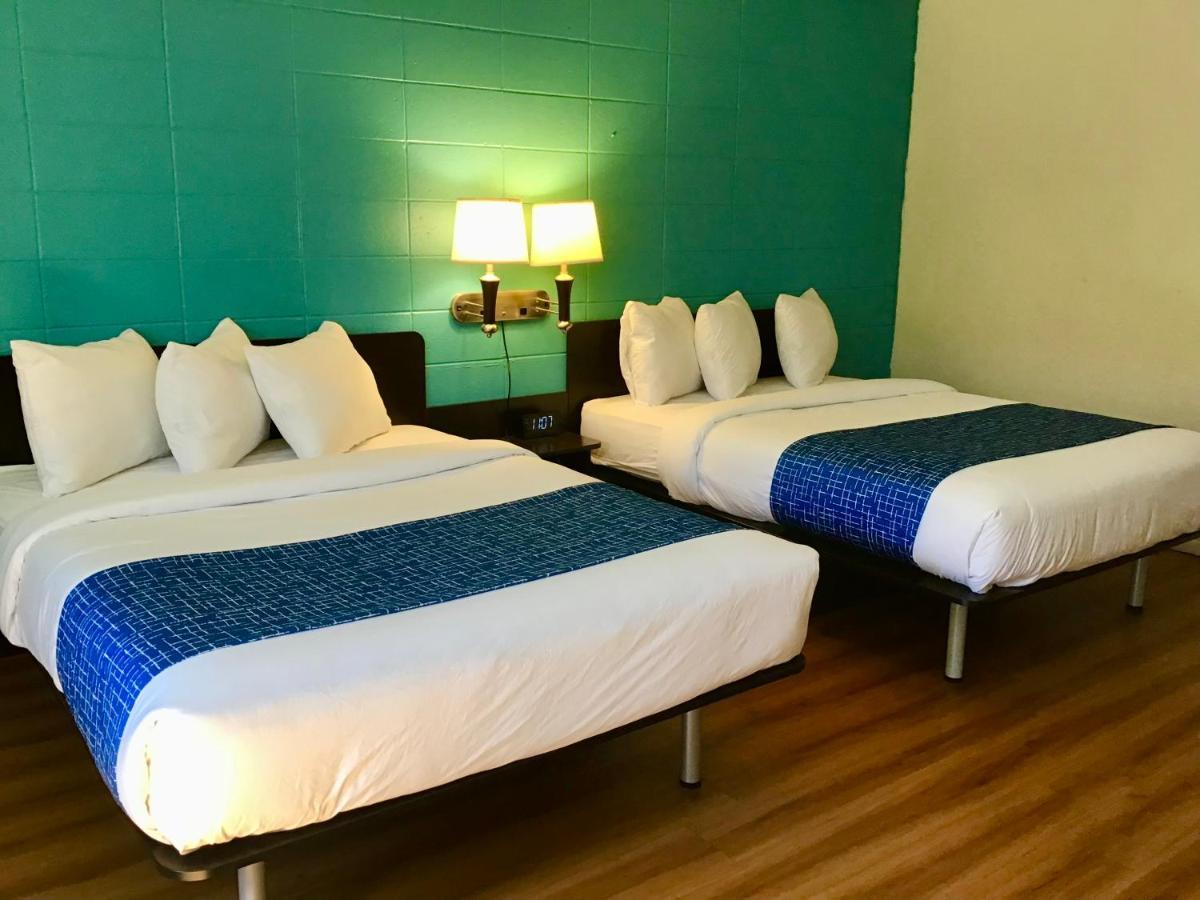 Travelodge Inn & Suites By Wyndham Missoula University Park Екстериор снимка