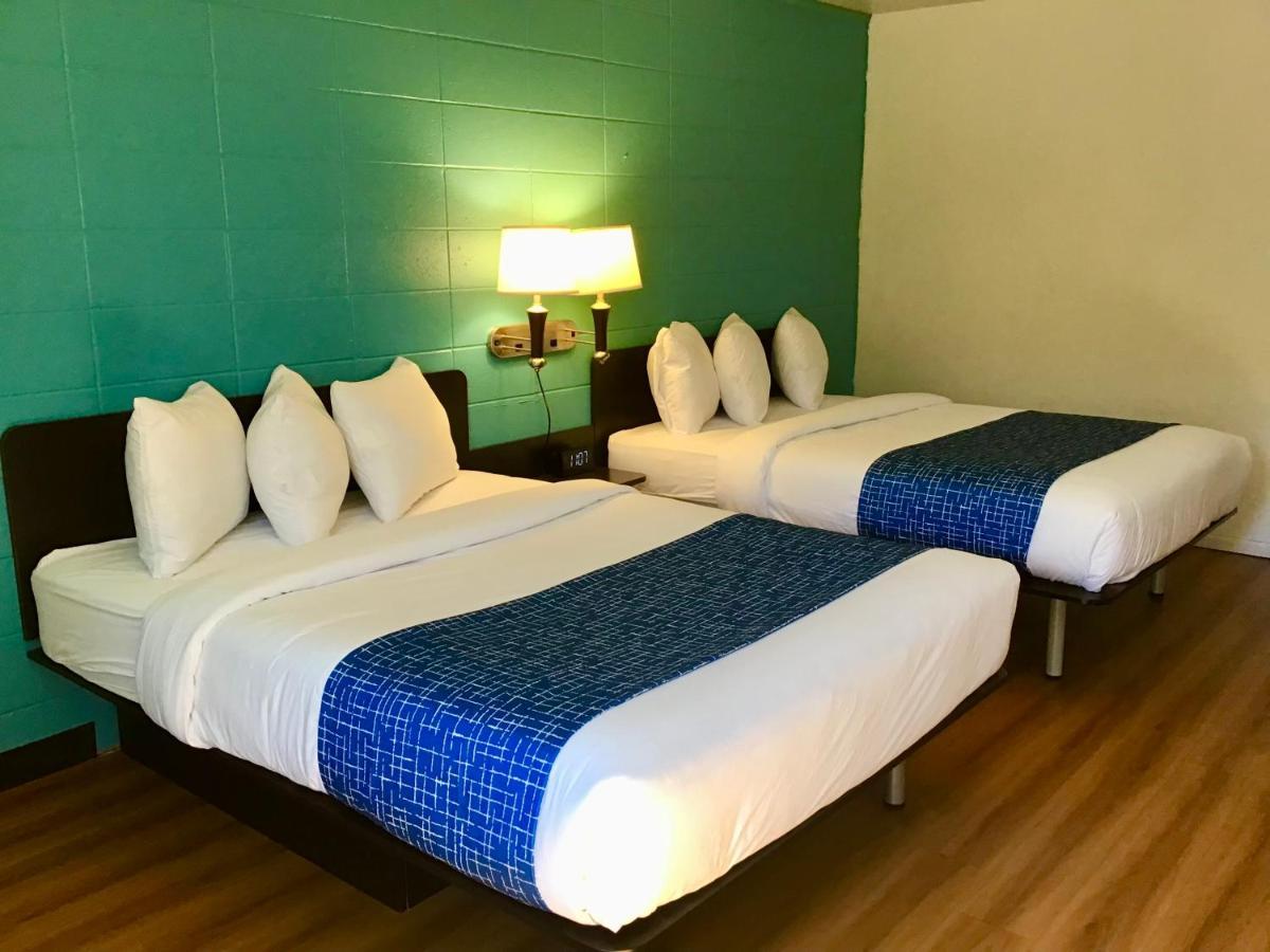 Travelodge Inn & Suites By Wyndham Missoula University Park Екстериор снимка