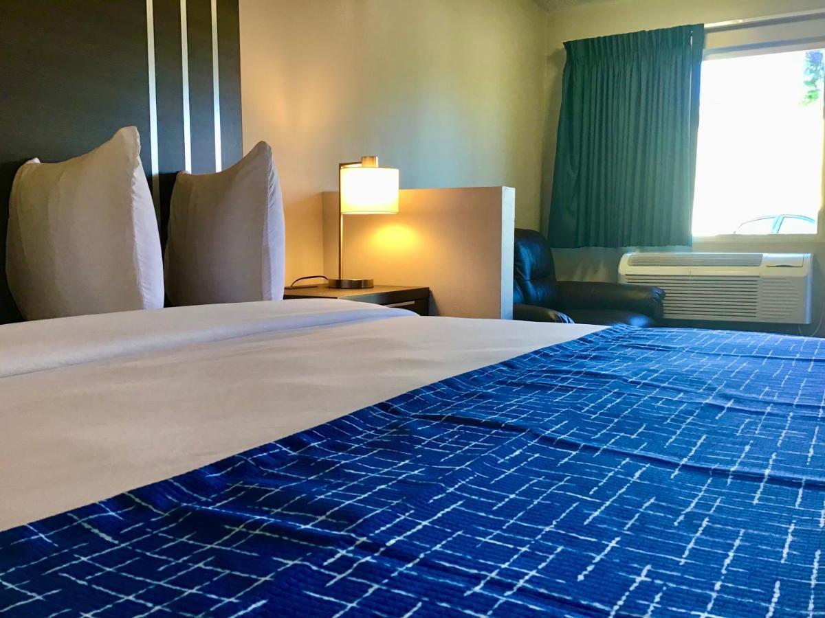 Travelodge Inn & Suites By Wyndham Missoula University Park Екстериор снимка