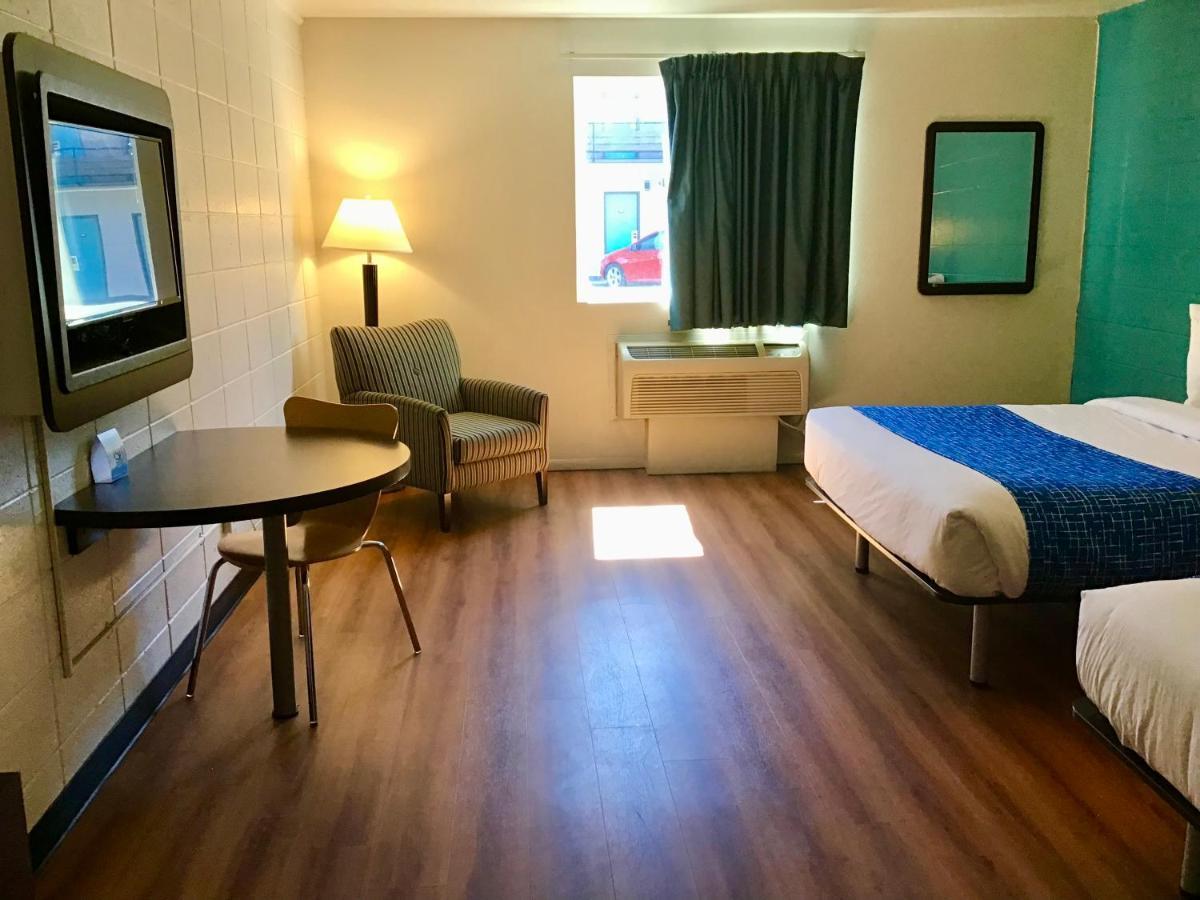 Travelodge Inn & Suites By Wyndham Missoula University Park Екстериор снимка